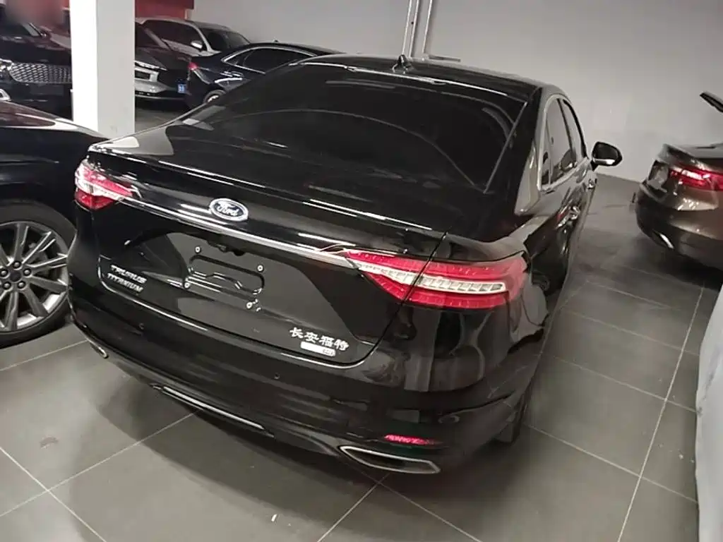 Taurus EcoBoost 245 Premium
