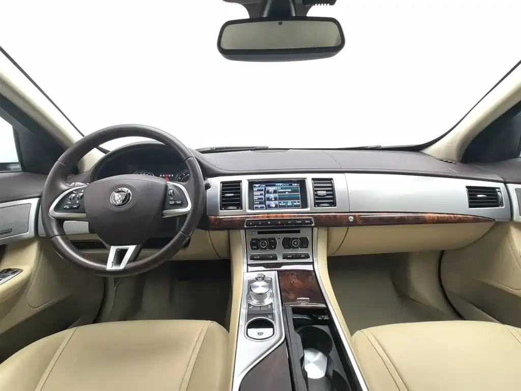 Jaguar XF XF 2.0 T Luxury