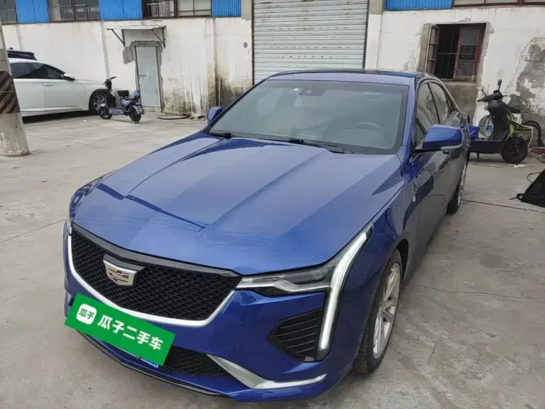 Cadillac CT4 28 T Fashion