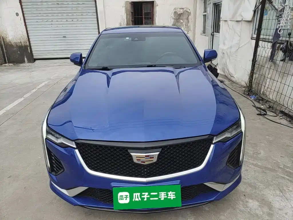 Cadillac CT4 28 T Fashion