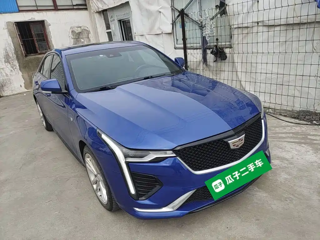 Cadillac CT4 28 T Fashion