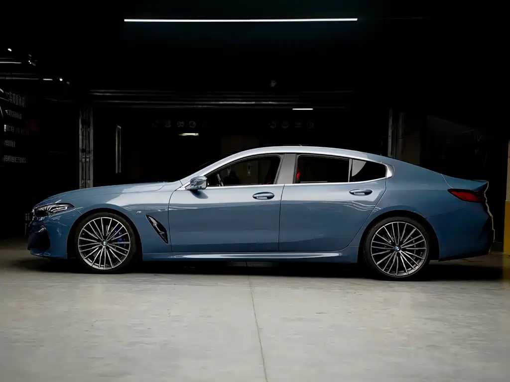BMW 8 Series Facelift 840 i 4-door Coupe M Sport Package