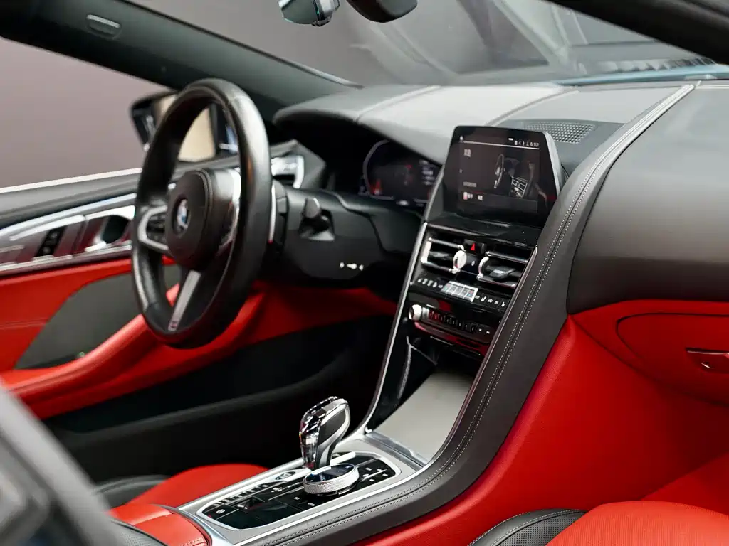 BMW 8 Series Facelift 840 i 4-door Coupe M Sport Package