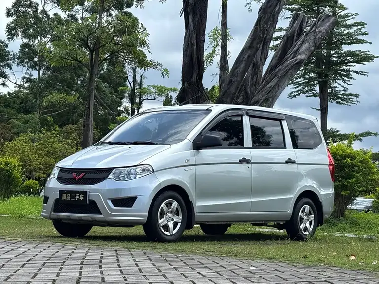 Wuling Hongguang 1.5 L Facelift S Comfort