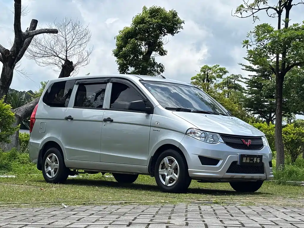 Wuling Hongguang 1.5 L Facelift S Comfort