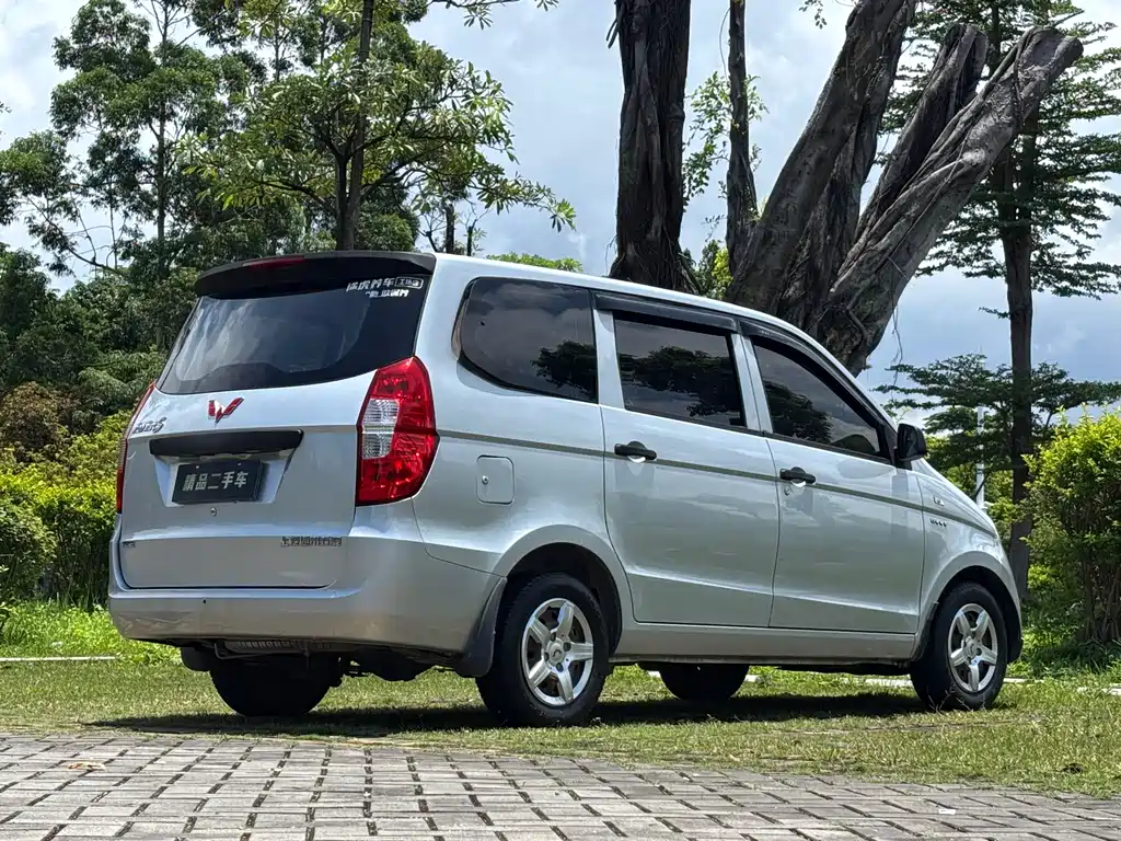Wuling Hongguang 1.5 L Facelift S Comfort