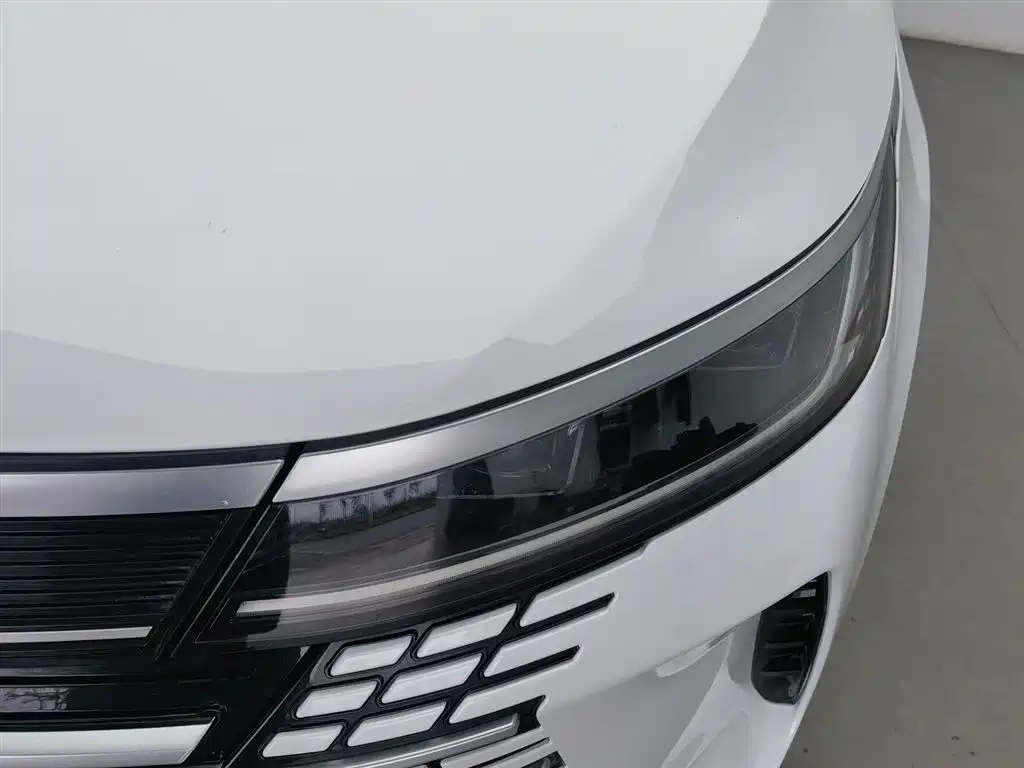 Destroyer 05 Glory DM-i 120 KM Luxury