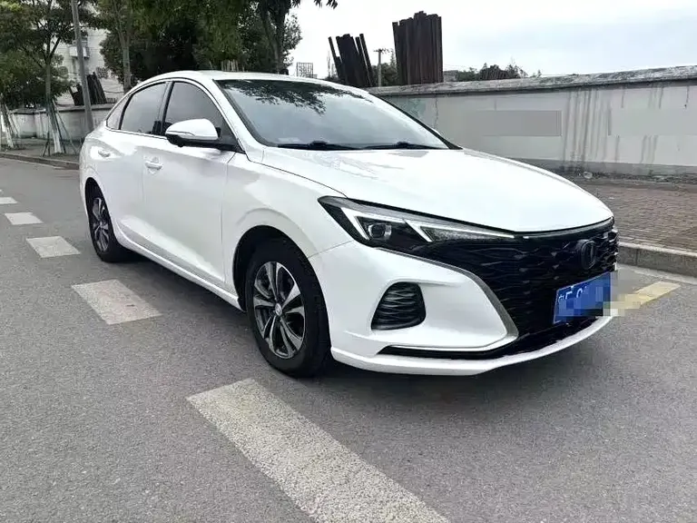 Changan Eado PLUS Blue Whale NE 1.4 T GDI DCT Distinguished