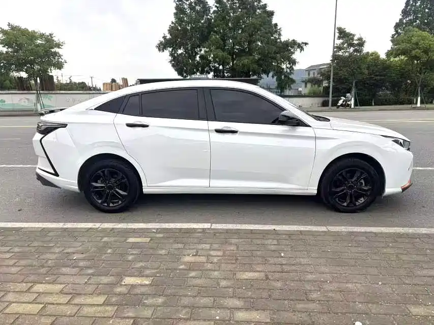 Eado PLUS Blue Whale NE 1.4 T GDI DCT Distinguished