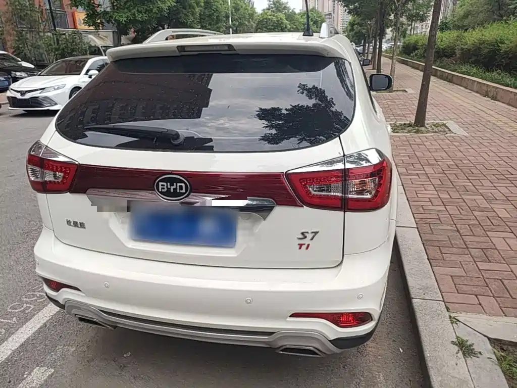 BYD S7 比亚迪S7 2016款 1.5 T 手动尊贵型