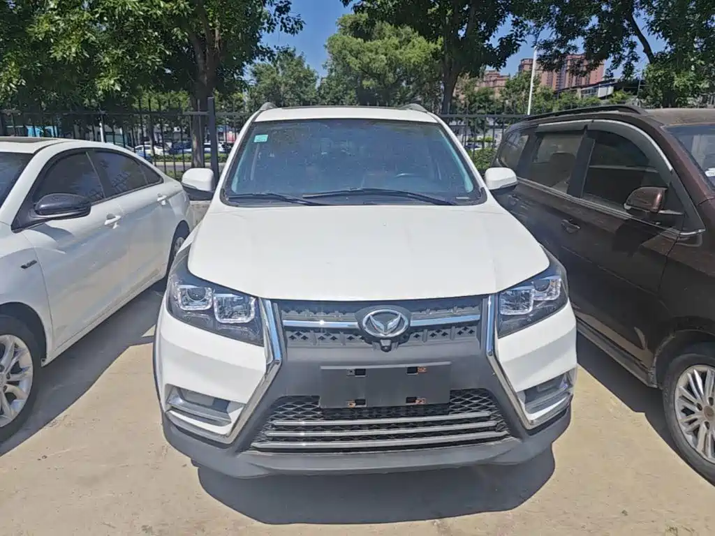 BAIC Huansu S3 S3 L 1.5 L Manual Premium