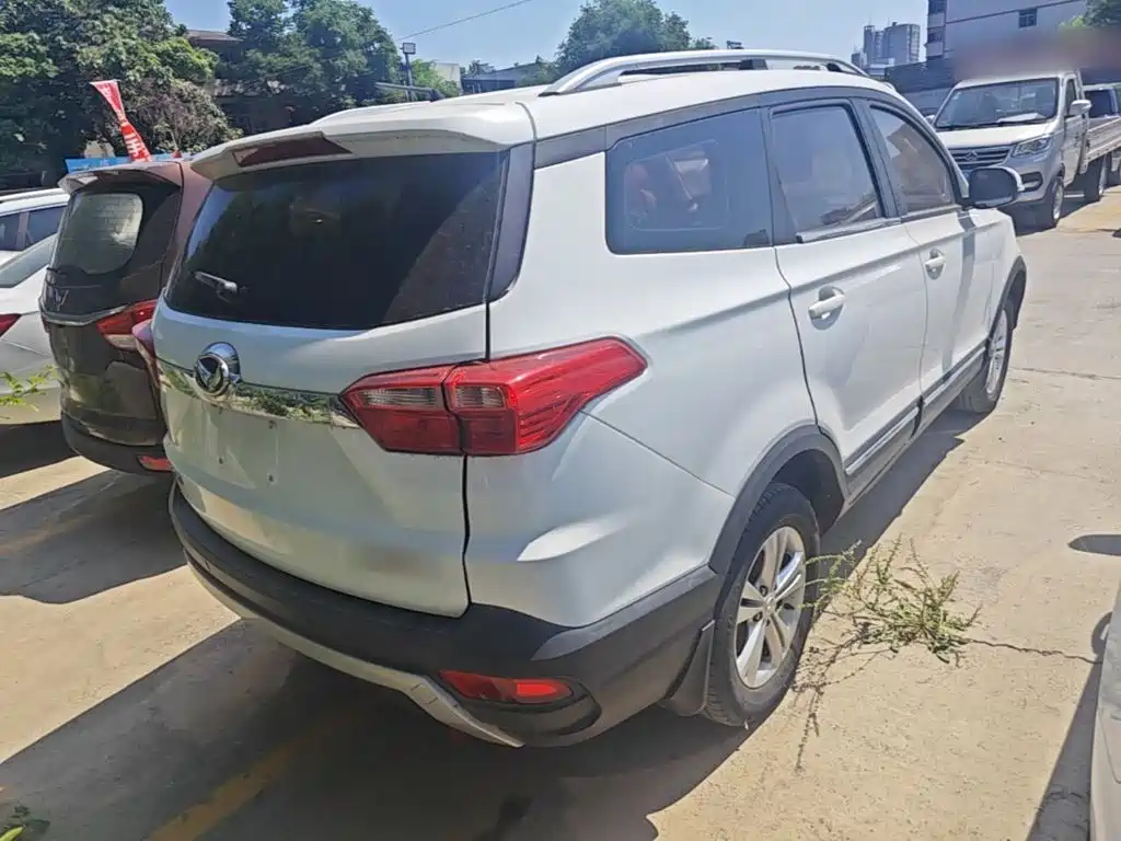 BAIC Huansu S3 S3 L 1.5 L Manual Premium