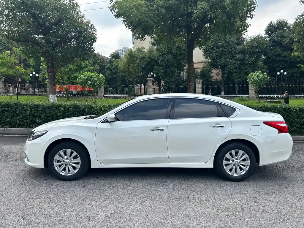 Teana Facelift 2.0 L XL Comfort