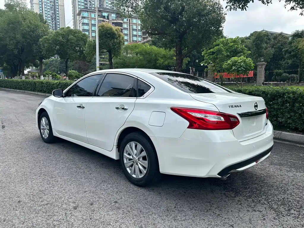 Teana Facelift 2.0 L XL Comfort