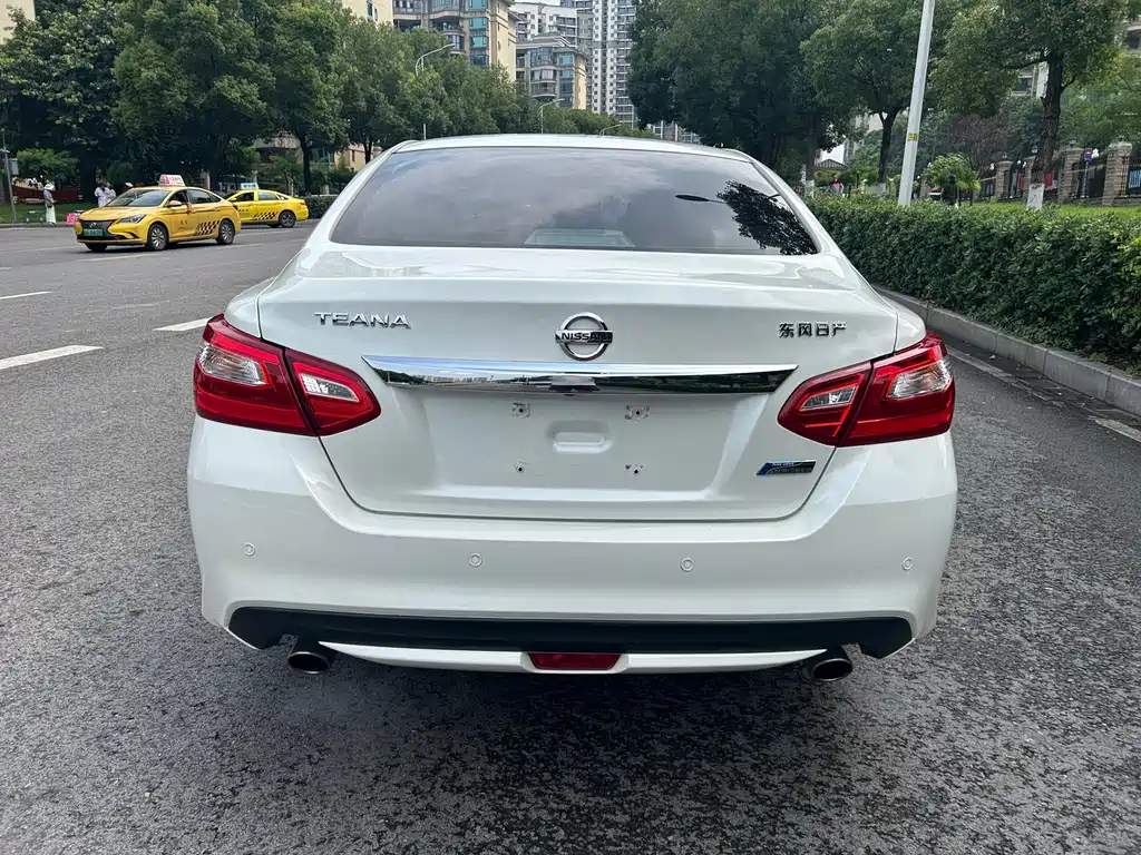 Teana Facelift 2.0 L XL Comfort