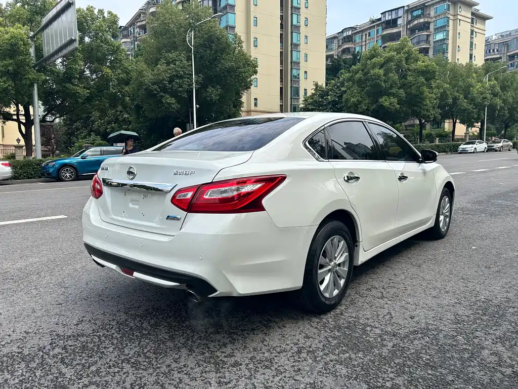 Teana Facelift 2.0 L XL Comfort
