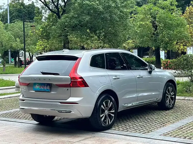Volvo XC60 B5 4 WD Smart Ease Luxury