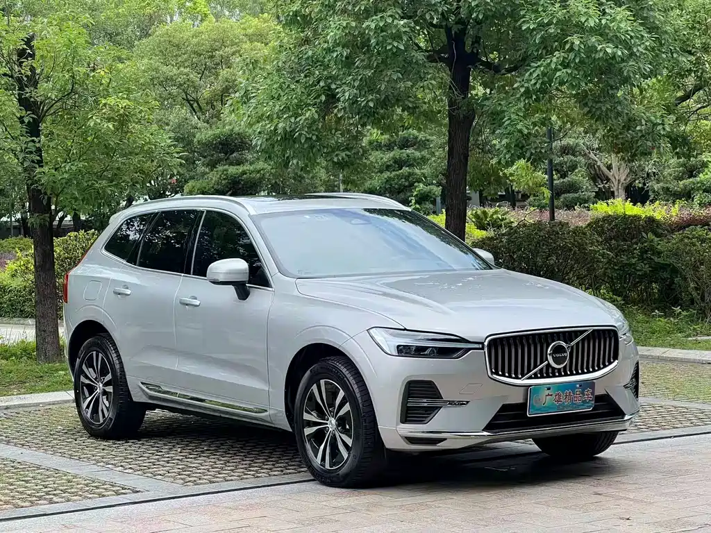 Volvo XC60 B5 4 WD Smart Ease Luxury