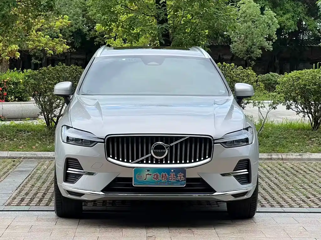 Volvo XC60 B5 4 WD Smart Ease Luxury