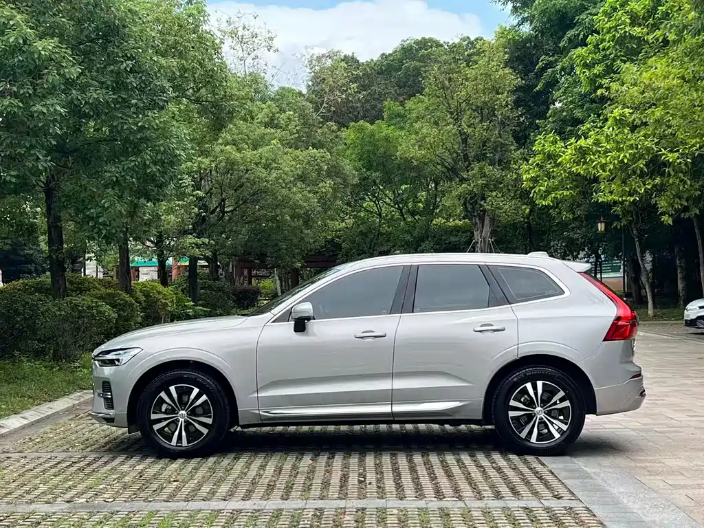 Volvo XC60 B5 4 WD Smart Ease Luxury