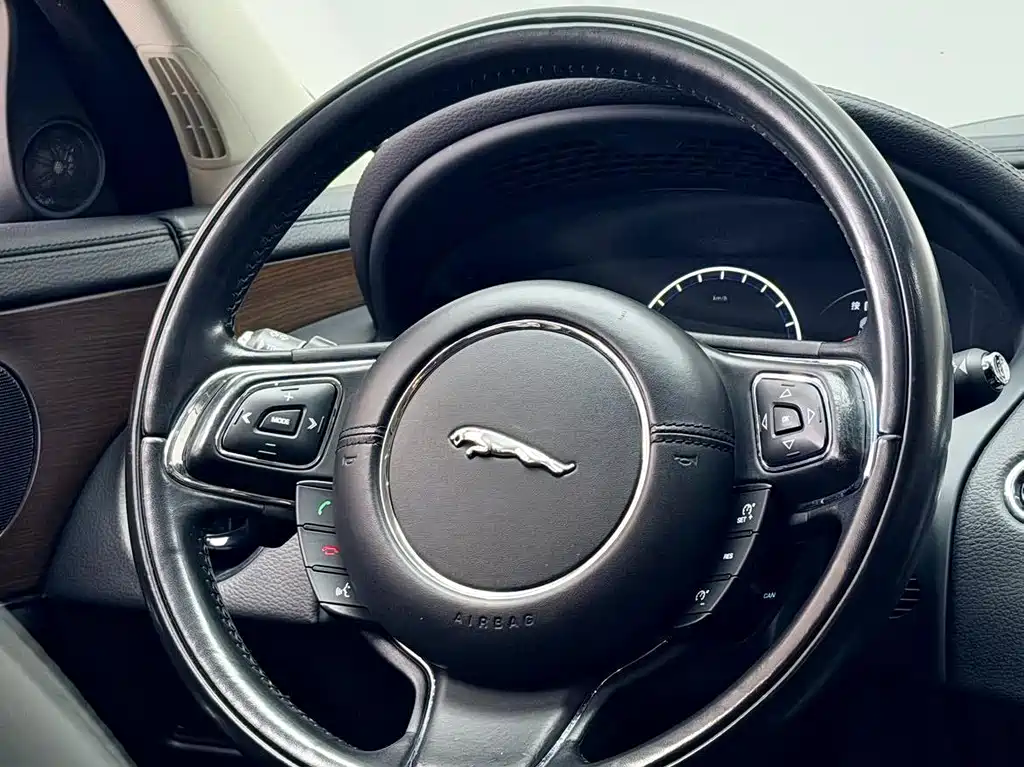 Jaguar XJ XJL 3.0 SC 2 WD Graceful Business