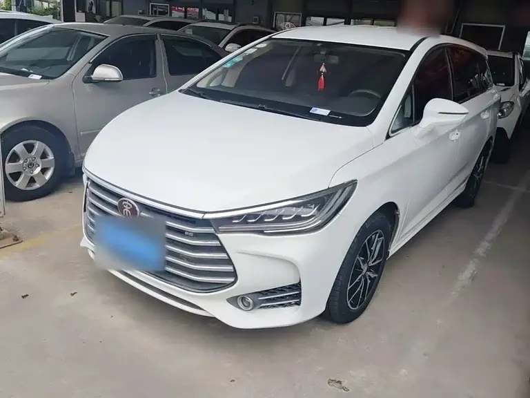 BYD Song MAX 1.5 T Manual Connected Luxury 7-seat