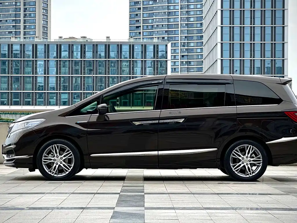 Elysion 2.0 L Hybrid Luxury