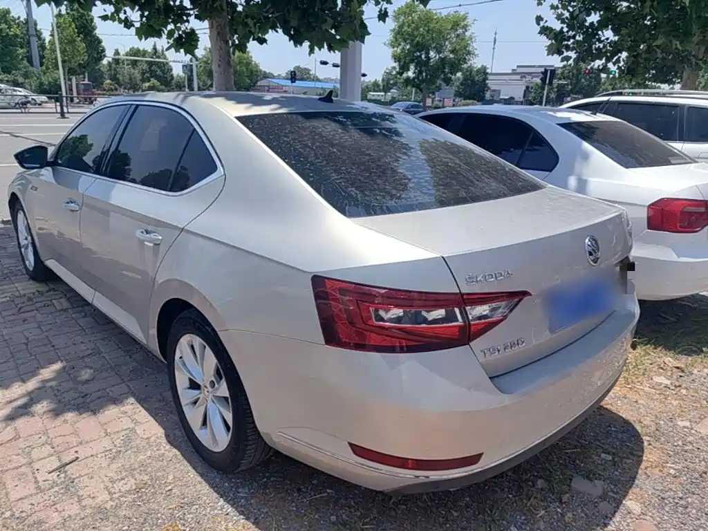 Superb TSI280 DSG Comfort