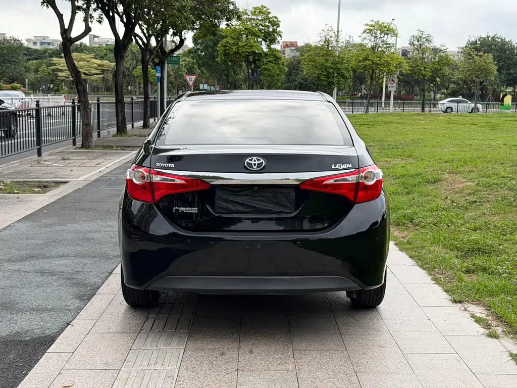 Levin 1.6 G CVT Elite