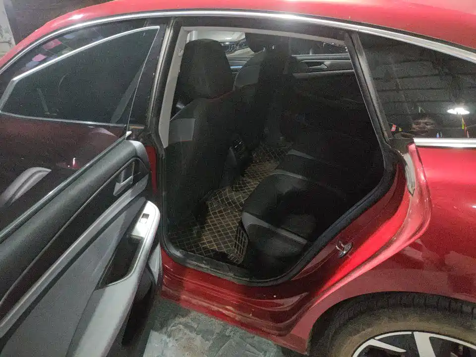 Lamando Lamando L 280 TSI DSG Spicy Cool