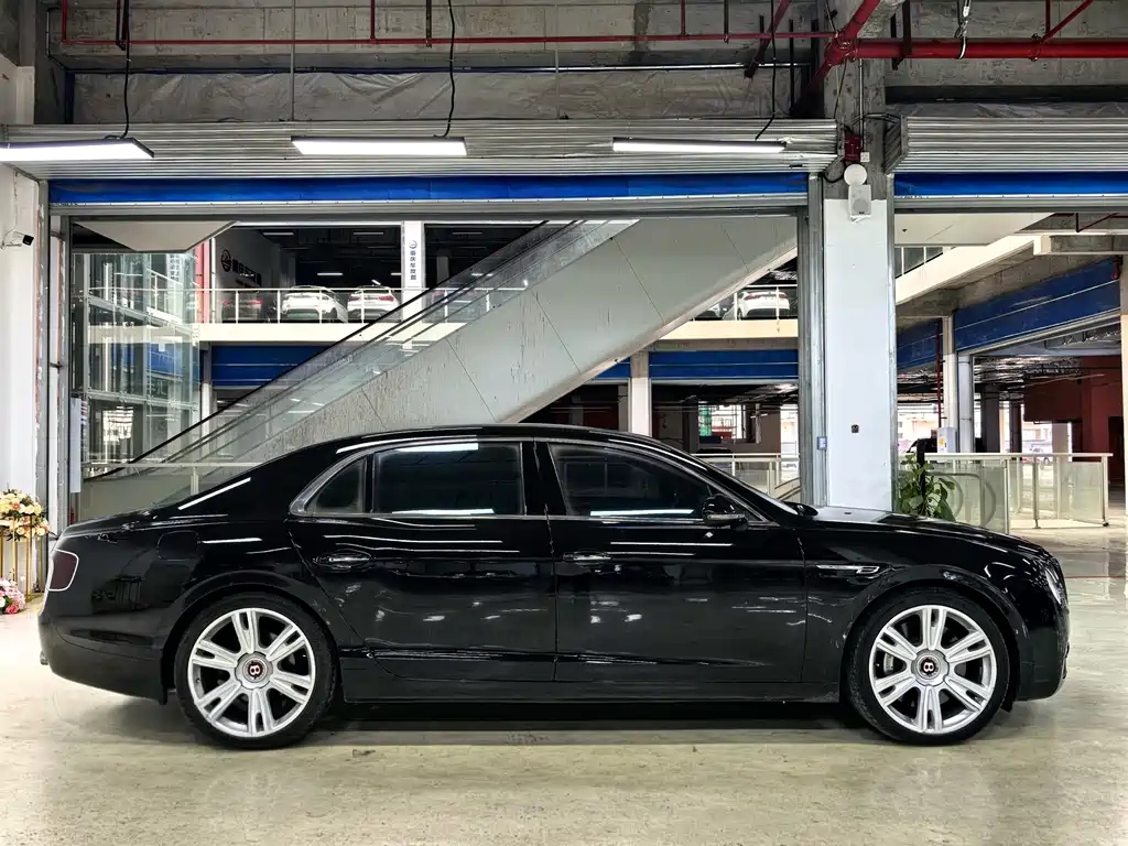 Flying Spur 4.0 T V8 Distinguished