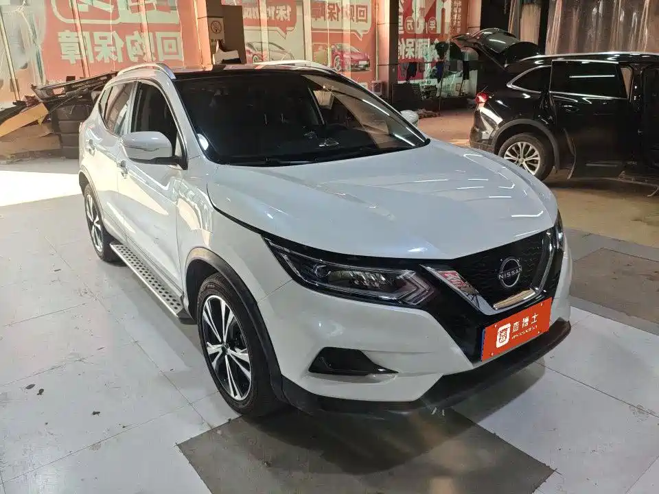 Qashqai Classic 2.0 L CVT XV+ Leading