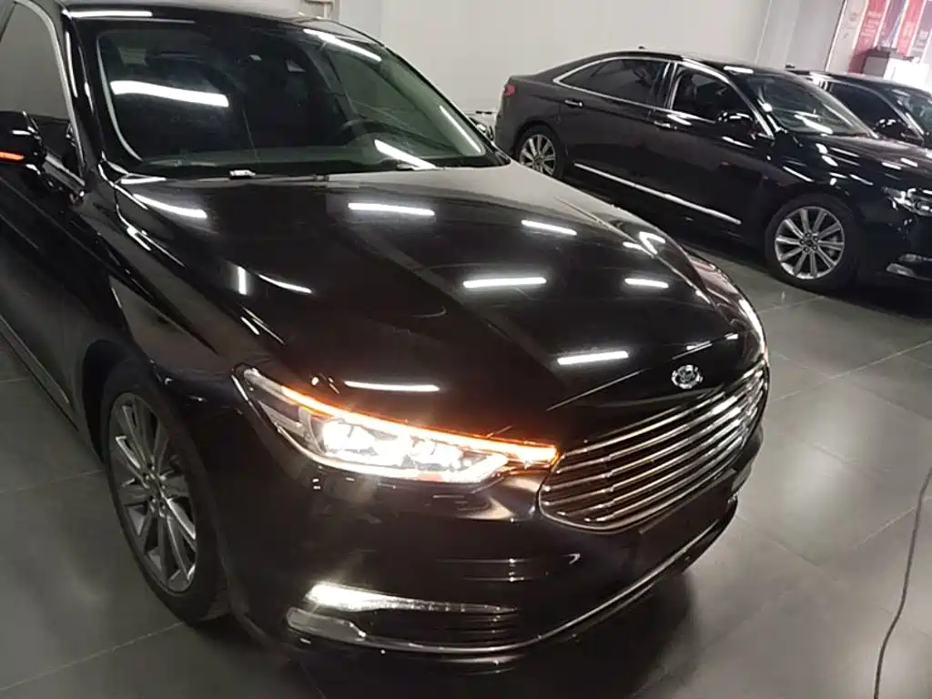 Taurus EcoBoost 245 Premium