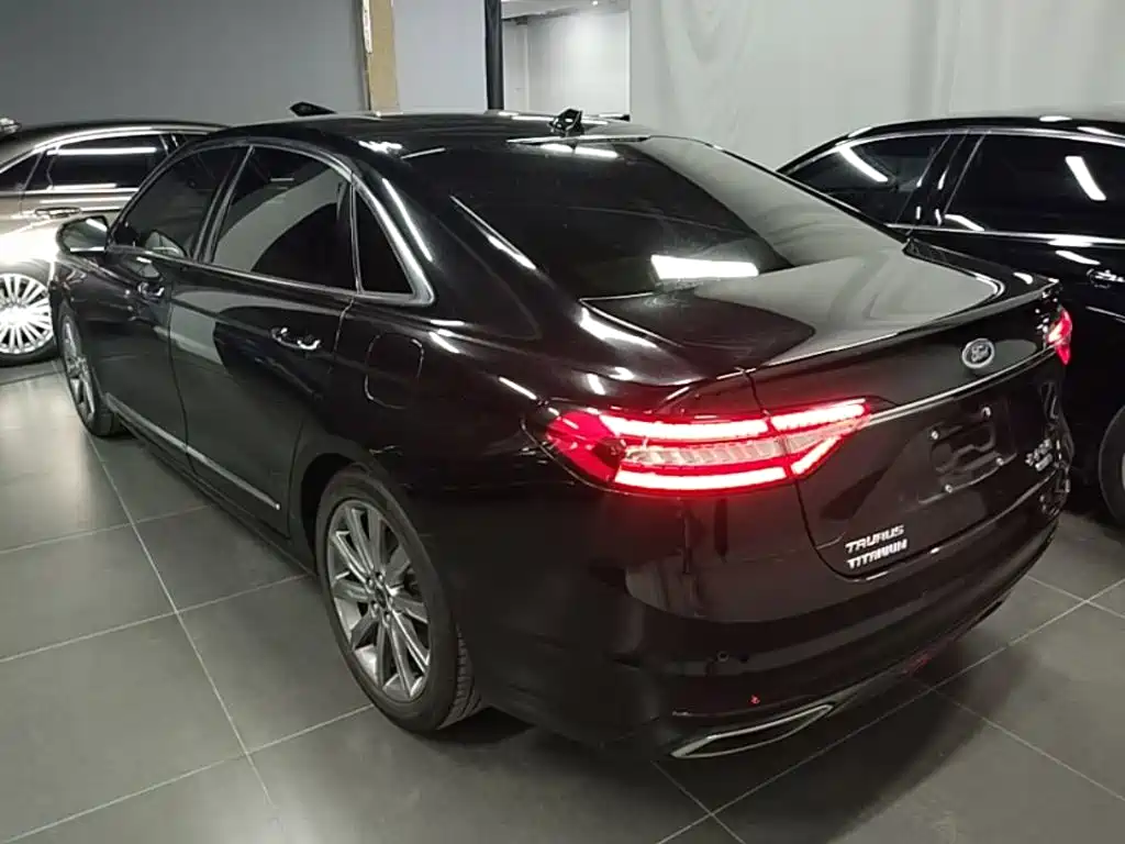 Taurus EcoBoost 245 Premium