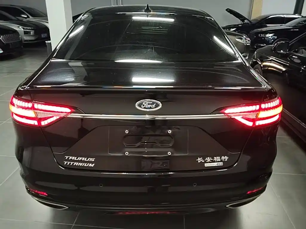 Taurus EcoBoost 245 Premium