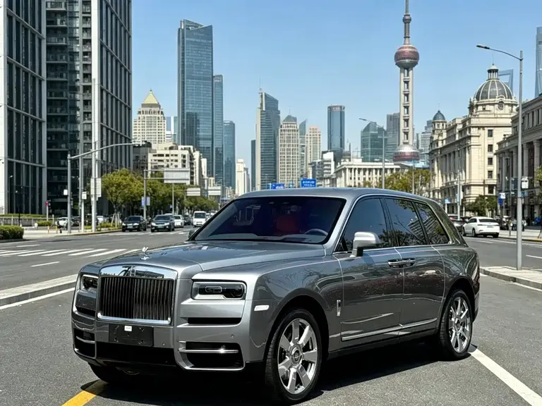 Rolls-Royce Cullinan 4-seat