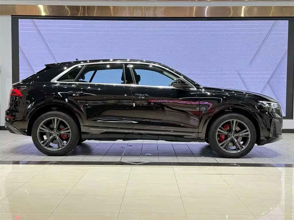 Audi Q8 55 TFSI Luxury Dynamic