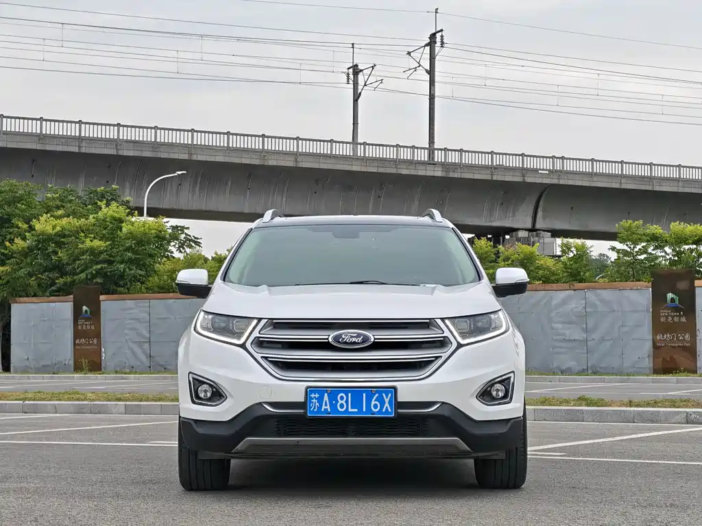 Edge EcoBoost 245 2 WD Grand Sharp 7-seat