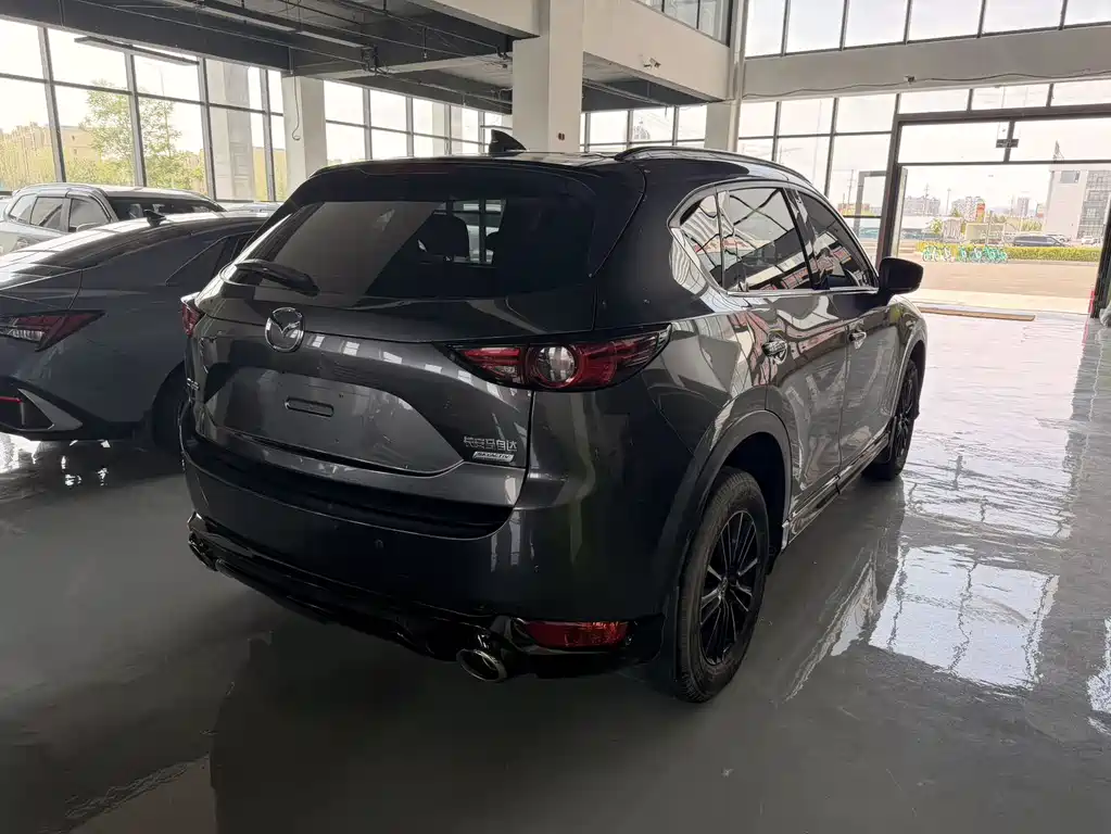 Mazda CX-5 2.0 L Auto 2 WD Black Knight