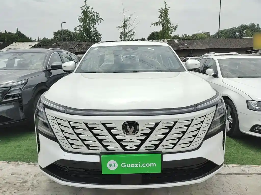 Changan CS75 PLUS 4 th Gen 1.5 T New Blue Whale Smart Premium