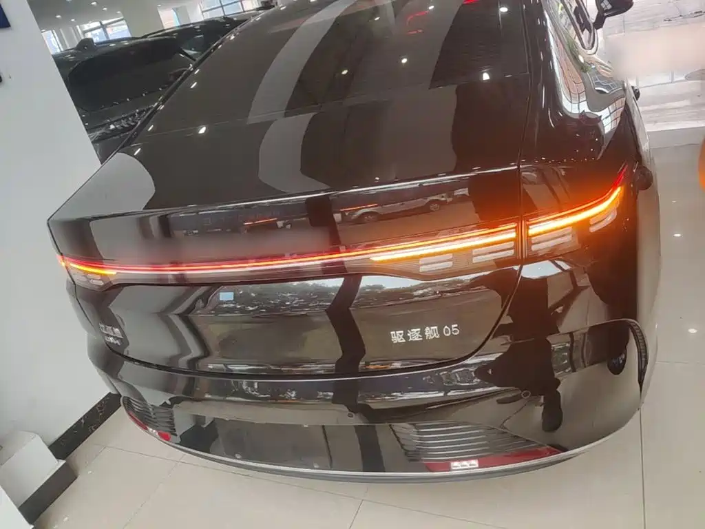 Destroyer 05 Glory DM-i 55 KM Luxury