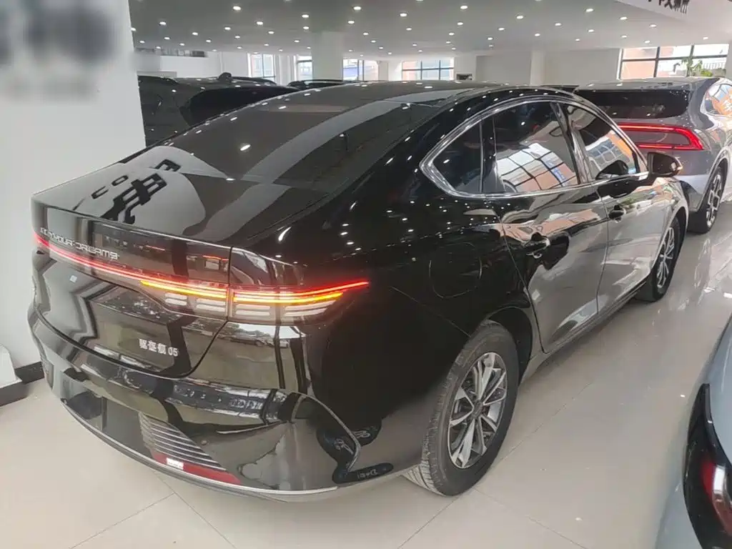 Destroyer 05 Glory DM-i 55 KM Luxury