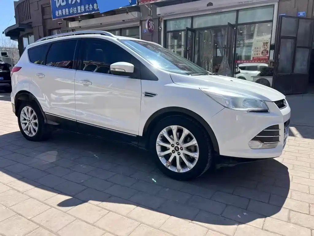Kuga 2.0 L GTDi 4 WD Elite