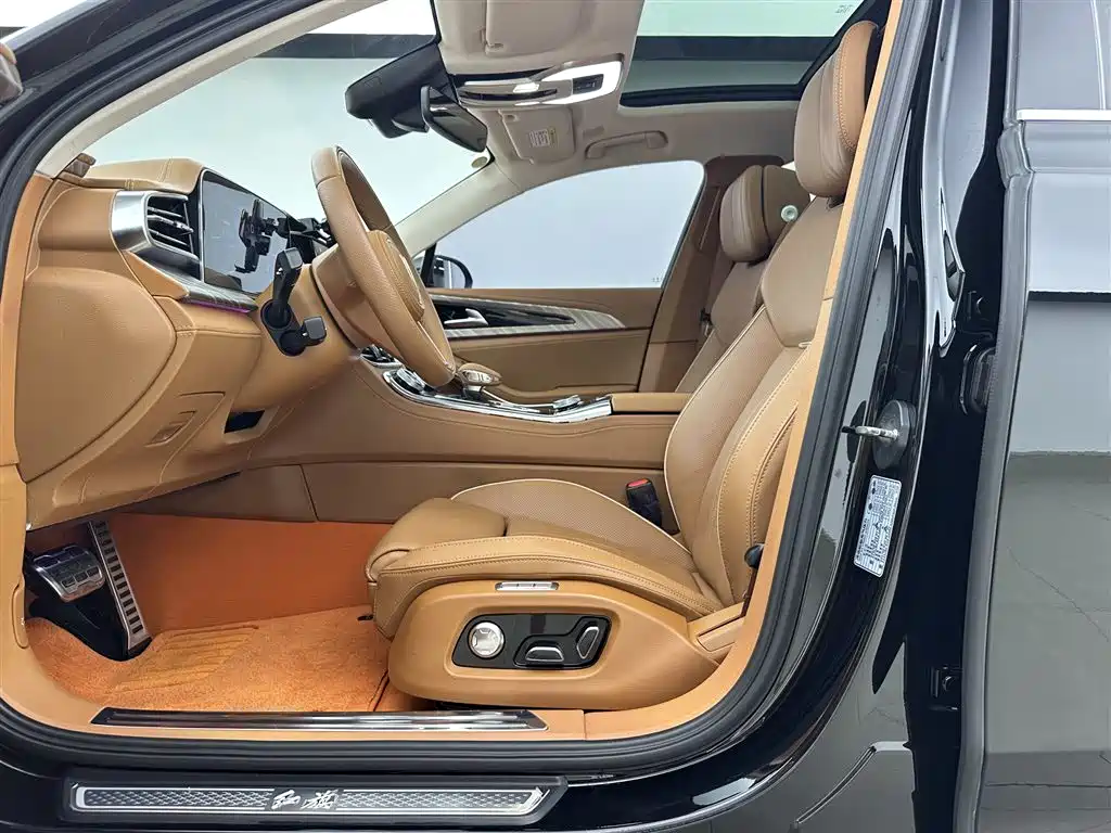 Hongqi H9 2.0 T Connected Flagship Enjoyment