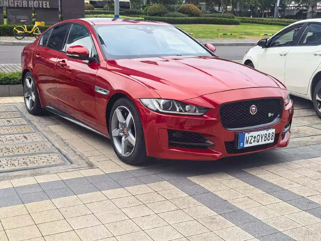 Jaguar XE 2.0 T 200 PS R-Sport