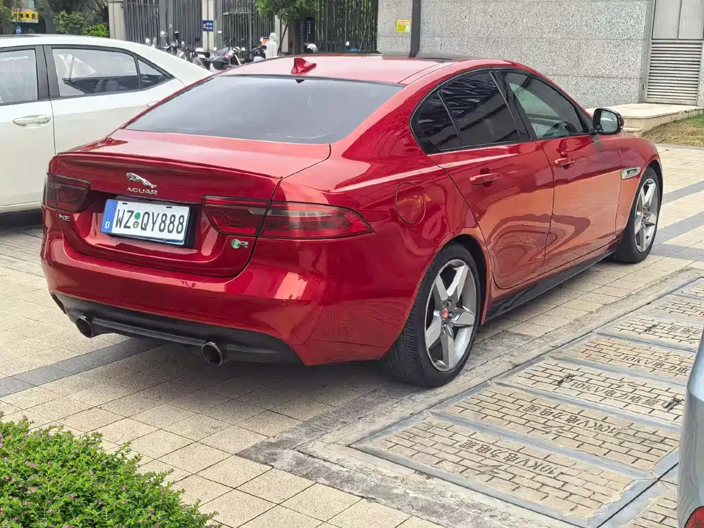 Jaguar XE 2.0 T 200 PS R-Sport