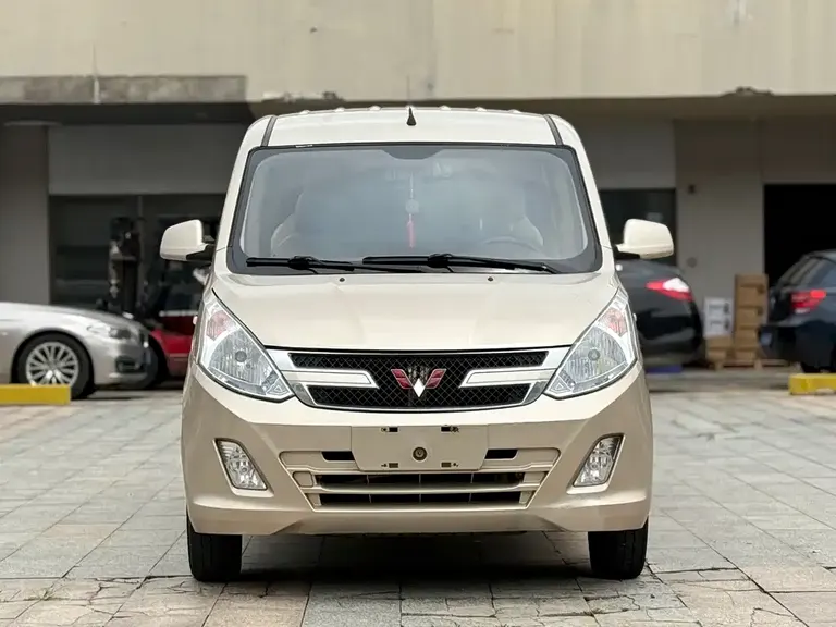 Wuling Rongguang V 1.5 L Standard