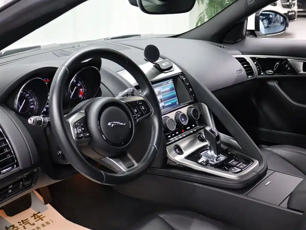 Jaguar F-TYPE 3.0 SC Hardtop