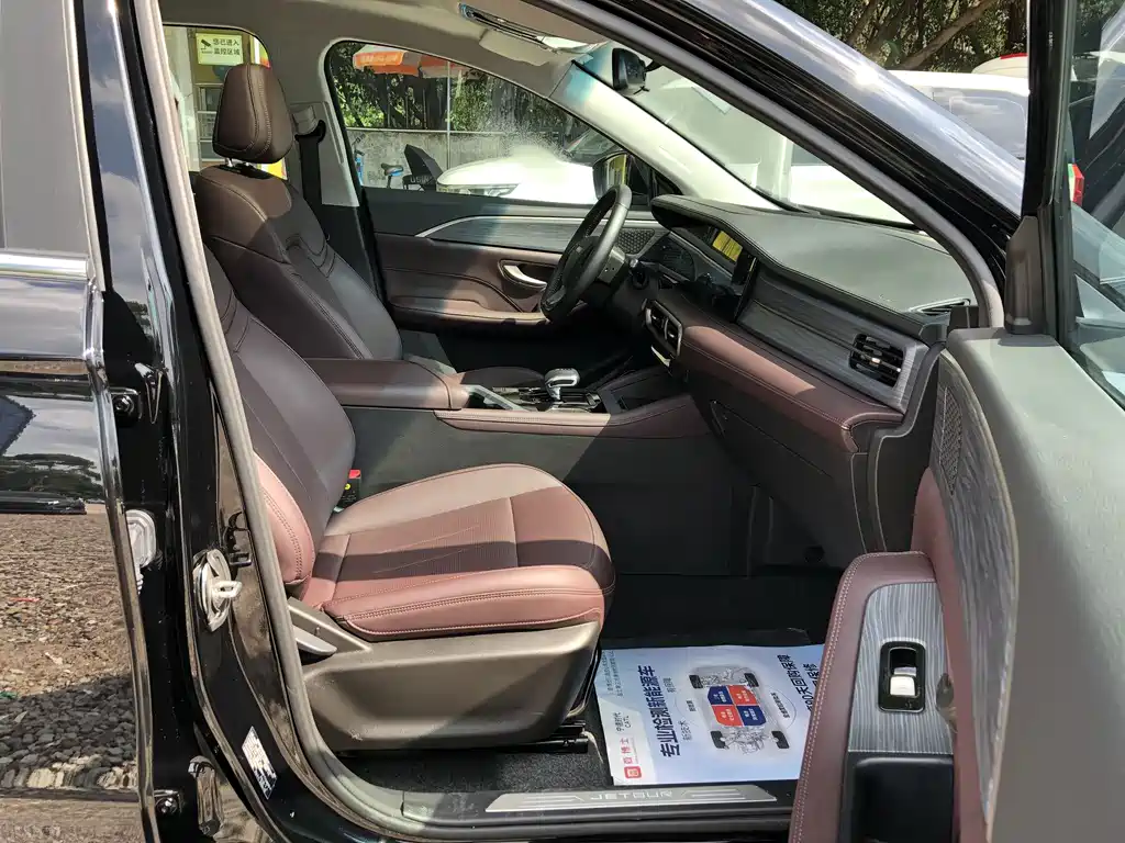 Jetour X90 PLUS 捷途X90 PLUS 2024款 1.6 TD DCT大家庭欢乐版 7座