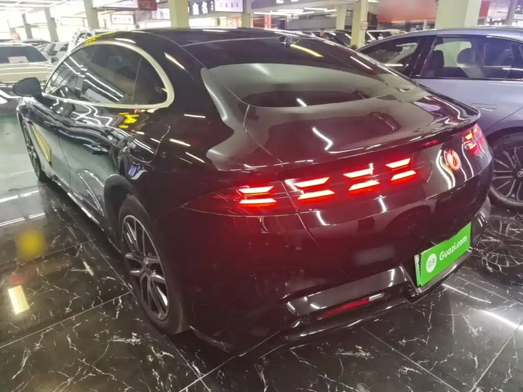 Denza Z9 1100 km 4 WD Max